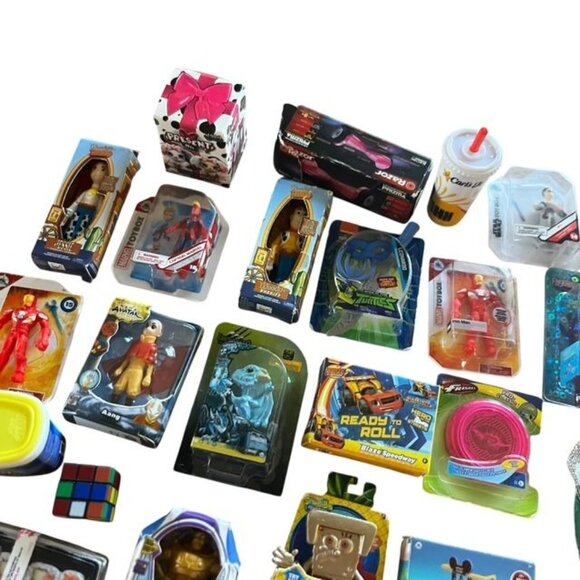 Mini Brands Large Lot Mixed Pieces - Picture 6 of 13